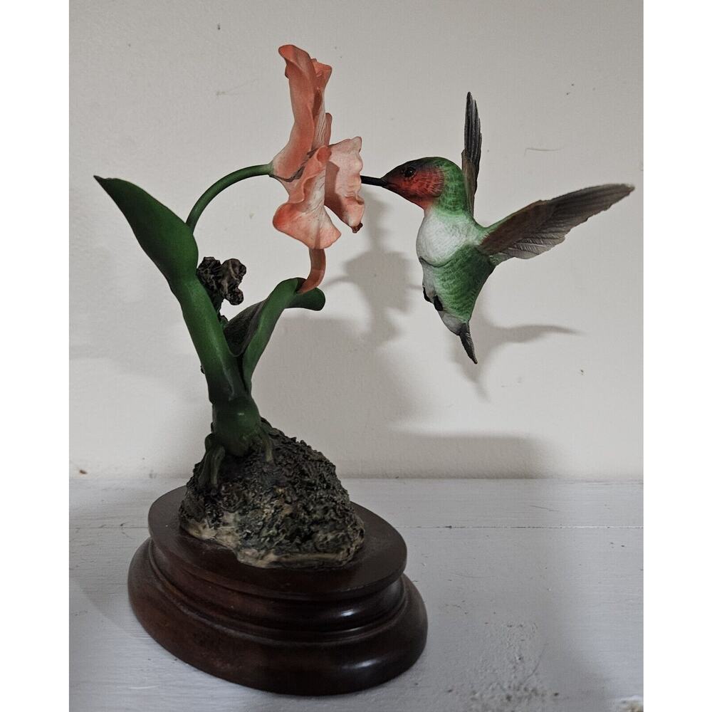 Victor C Hayton Chilmark Ruby-throated Hummingbird Figurine Numbered